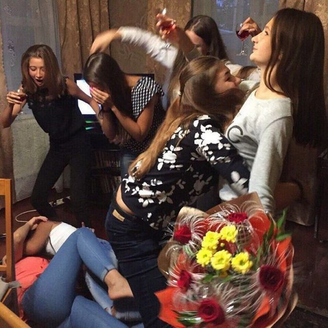Как проходят типичные женские вечеринки (21 фото)