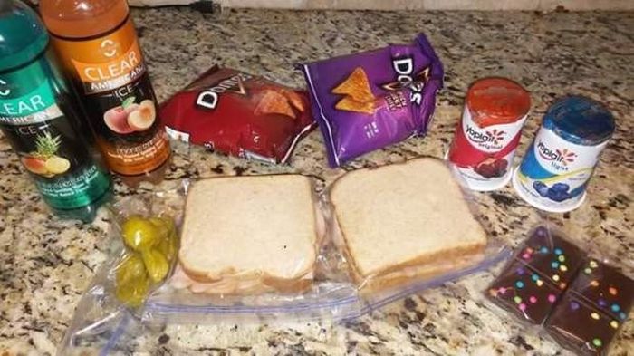Американский школьник тайно кормил друга из бедной семьи своими обедами (3 фото)