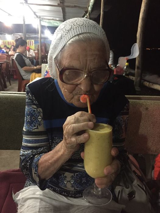 89-летняя российская пенсионерка путешествует по Вьетнаму (16 фото)