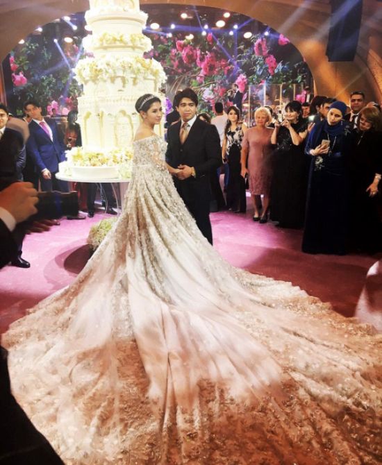 Свадьба дочери таджикского олигарха Илхома Шокирова и платье за 40 млн рублей (10 фото)