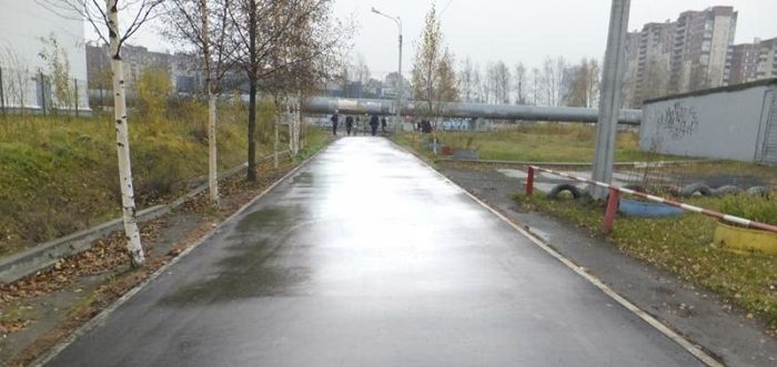 В Санкт-Петербурге провели «ремонт» пешеходной дорожи с помощью фотошопа (4 фото)