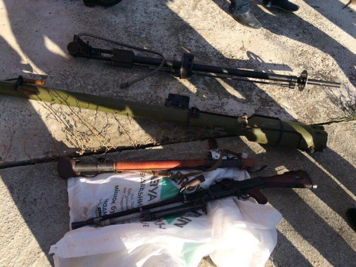 Под Киевом найден склад интернет-магазина, продававшего оружие и боеприпасы (7 фото + видео)
