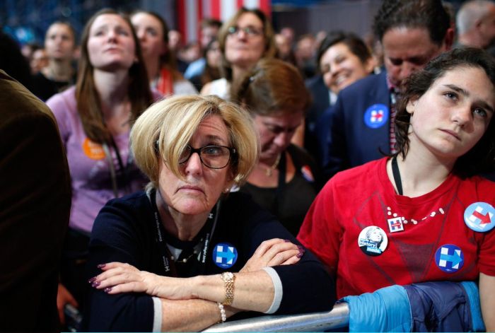 Реакция сторонников Хиллари Клинтон на итоги выборов в США (9 фото)