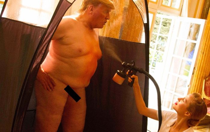 Двойник Трампа развлекается в Белом доме (13 фото)