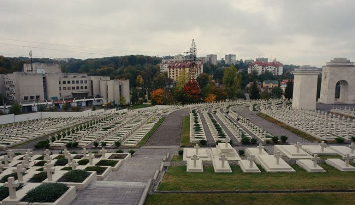 Кладбища в разных странах мира (40 фото)