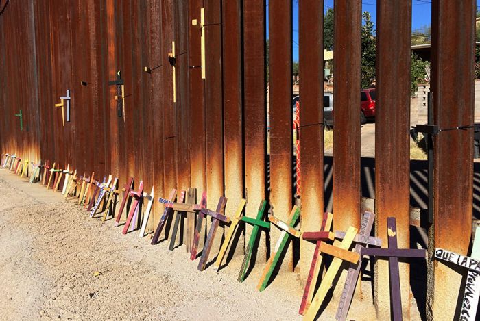 Граница между США и Мексикой в наше время (14 фото)