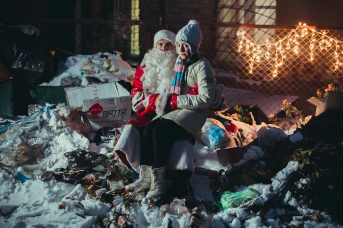 Жители Астрахани устроили флешмоб против мусора на улицах (5 фото)