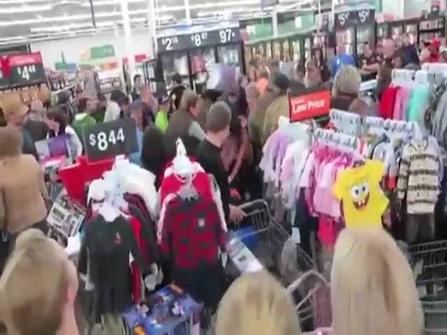 «Черная пятница» в магазине Walmart