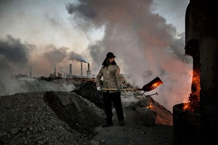 Нелегальные сталелитейные заводы Китая (22 фото)