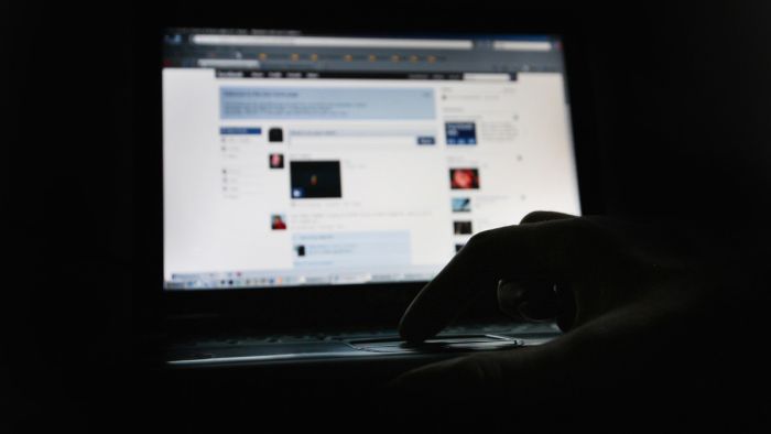 В США девушка пыталась подставить бывшего парня с помощью фейкого аккаунта в соцсети сети (2 фото)