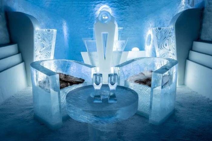 Ледяной отель в Швеции (13 фото)