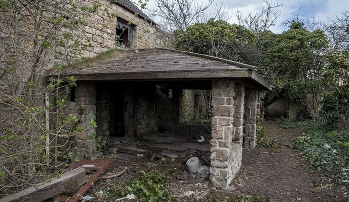Заброшенный британский особняк с 5-ю эксклюзивными автомобилями (20 фото)