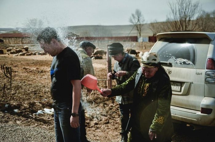 Два месяца в гостях у казахской шаманки (26 фото)