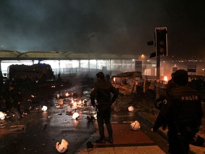 Крупный теракт в Стамбуле (11 фото + 2 видео)