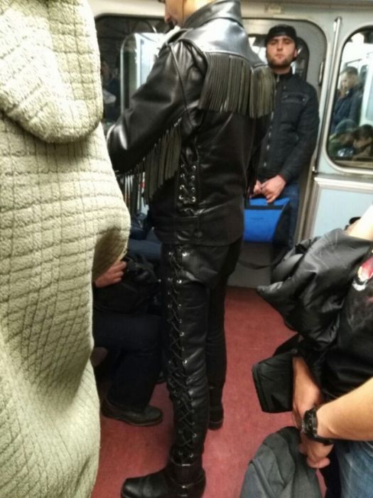 Модные пассажиры российского метро (32 фото)