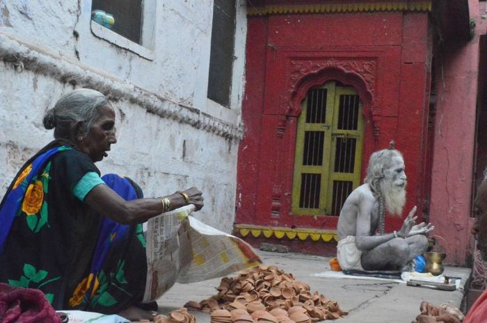 Варанаси - священный город-крематорий в Индии (28 фото)