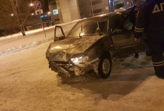В Казани бывший полицейский протаранил аэропорт (7 фото + 2 видео)