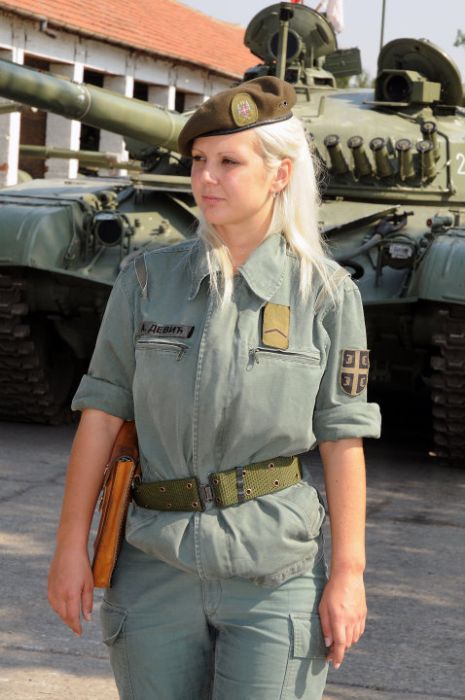 Девушки-военнослужащие сербской армии (34 фото)