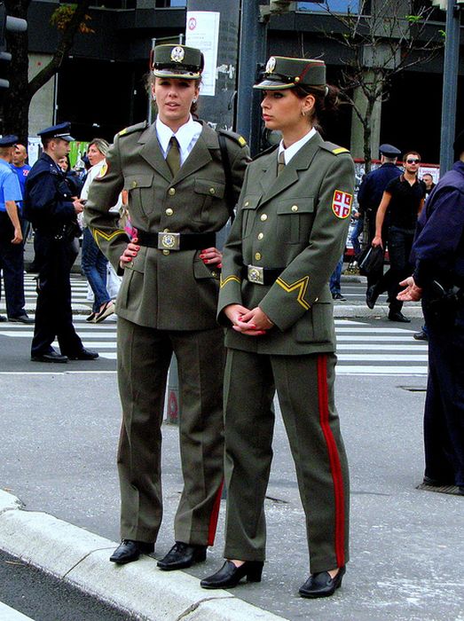 Девушки-военнослужащие сербской армии (34 фото)