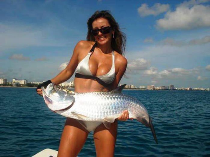 Девушки, обожающие рыбалку (45 фото)