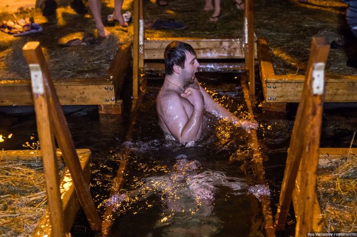 Крещенские купания в Москве на Дворцовом пруду (28 фото)
