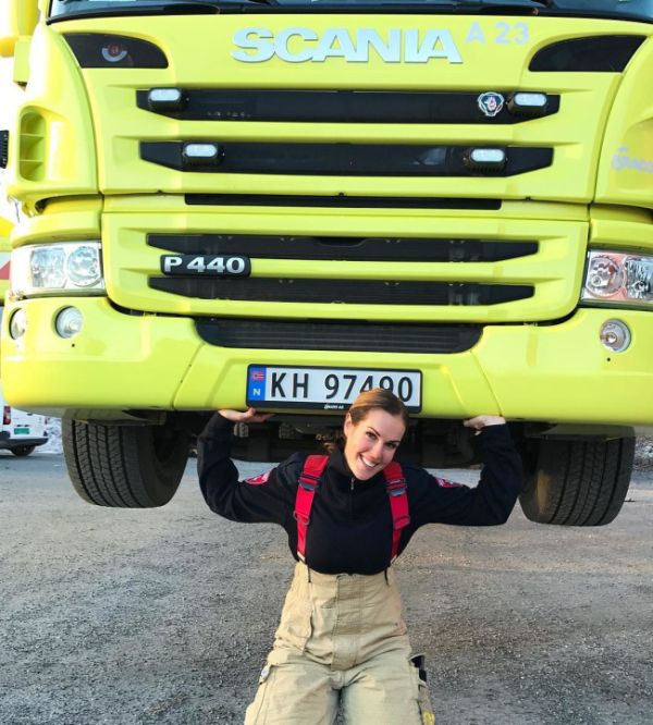 Гунн Нартен - самая привлекательная женщина-пожарный (12 фото)