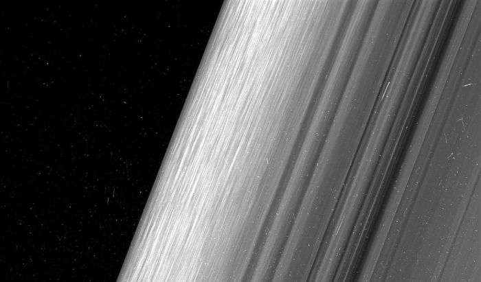 Кольца Сатурна в максимальном разрешении (4 фото)