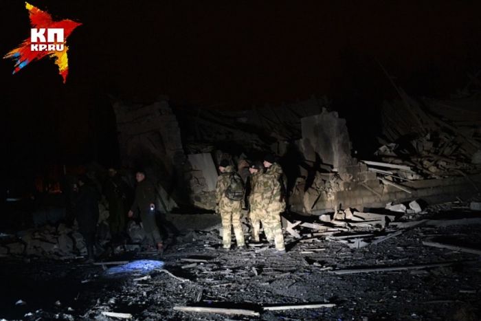 Мощный взрыв и обстрел Донецка (10 фото + 3 видео)
