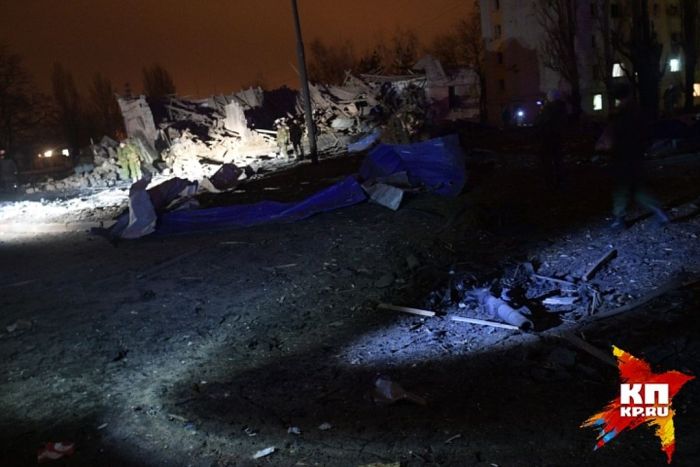 Мощный взрыв и обстрел Донецка (10 фото + 3 видео)