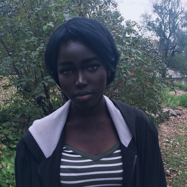 Темнокожая девушка покорила сеть экзотической внешностью (11 фото)