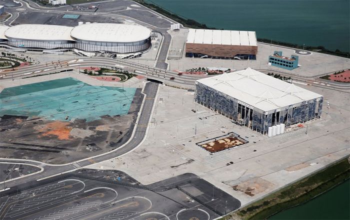 Бразильский стадион Олимпийских игр 2016 спустя 6 месяцев (12 фото)