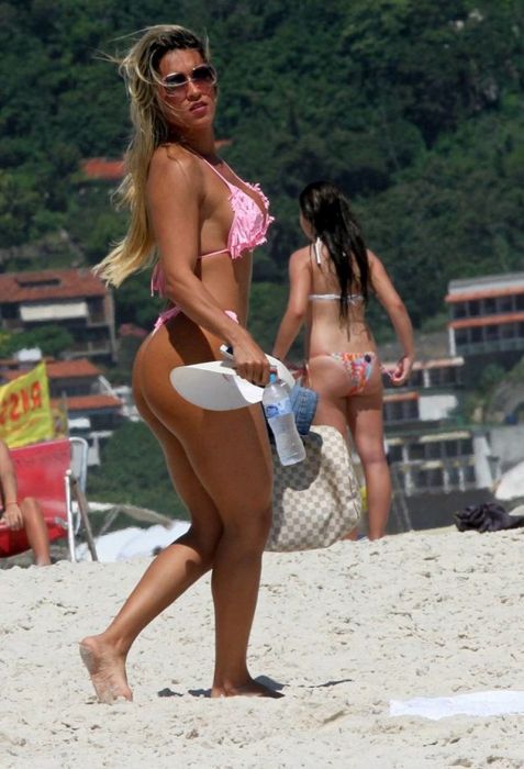 Девушки на пляжах Бразилии (35 фото)