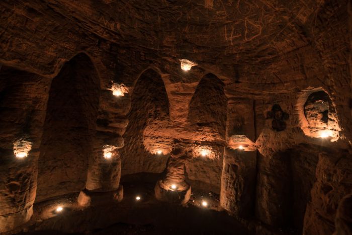 Кроличья нора 700 лет скрывала за собой вход в пещеру тамплиеров (7 фото)