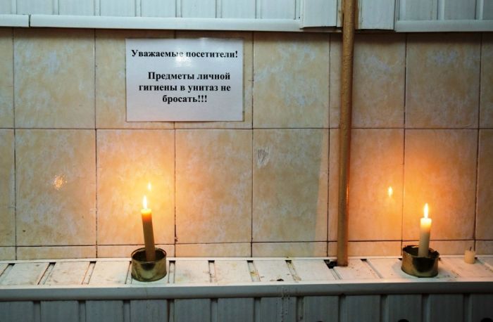 Туалет центрального автовокзала Воронежа оставили без воды и света (4 фото + видео)