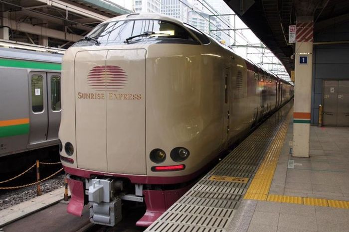 Вагоны-спальни японских экспресс-поездов (7 фото)