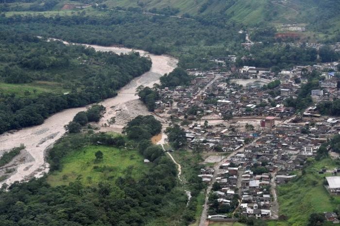 Масштабное наводнение в Колумбии (16 фото)