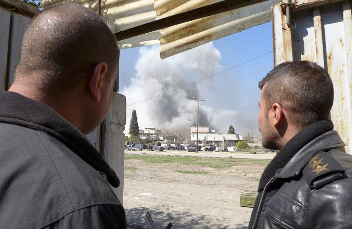 В Мосуле обнаружили завод для изготовления машин-смерти ИГИЛ (11 фото)