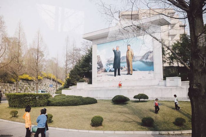 Разрешенные к показу за рубежом снимки Северной Кореи (40 фото)
