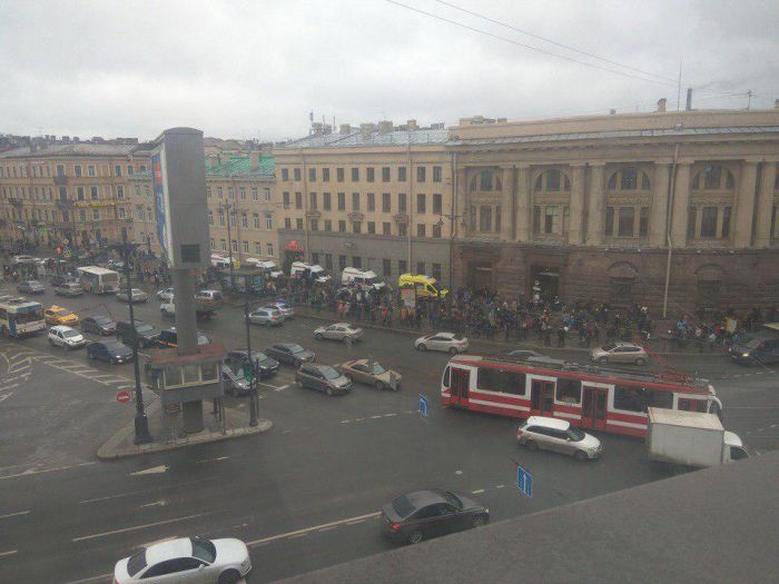 Взрывы на станциях метро в Санкт-Петербурге
