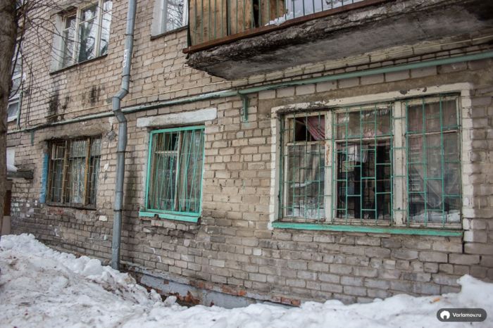 Нечеловеческие условия жизни в одной из коммуналок Ижевска (76 фото)