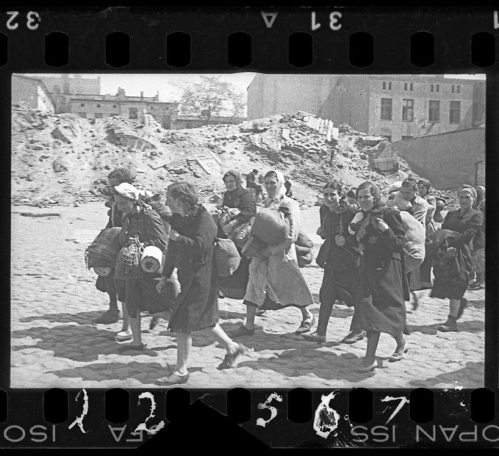 Жизнь польских евреев в гетто на фото Хенрика Росса (45 фото)