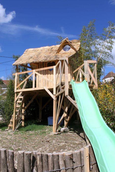 Деревянный замок для пятилетней девочки (15 фото)