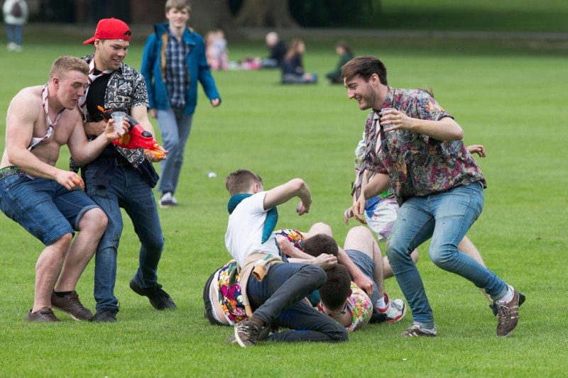 Студенты Кембриджского университета на традиционной вечеринке Caesarian Sunday (32 фото)