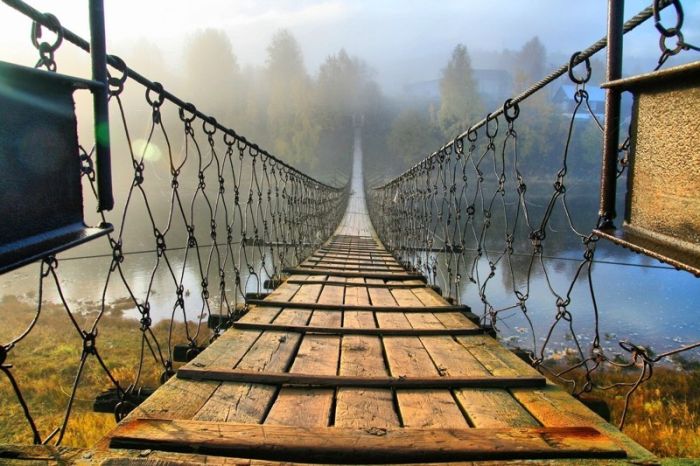 Висячие мосты в российской глубинке (22 фото)