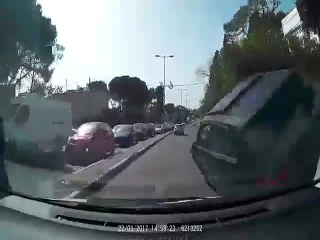 В Израиле школьник за рулем Audi устроил зрелищную аварию