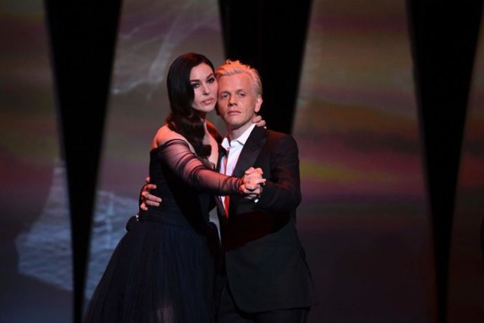 Страстный поцелуй Моники Беллуччи и Алекса Луца на Каннском кинофестивале (7 фото + видео)