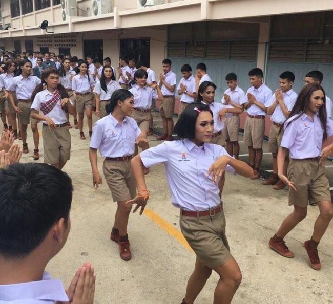 Школьное мероприятие в тайской школе (7 фото)