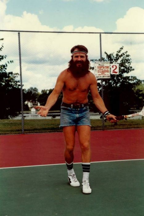 Мода на мужские шорты в 70-е годы  (20 фото)