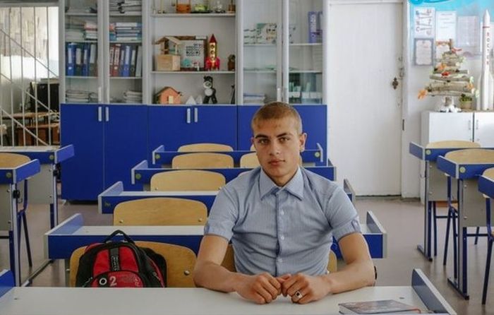 Алексей Деревянко - единственный выпускник своей школы (5 фото)