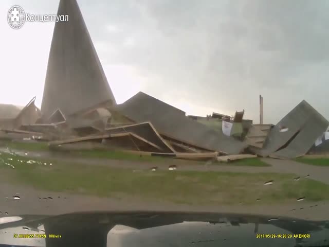Ураган снес пирамиду Голода в Подмосковье